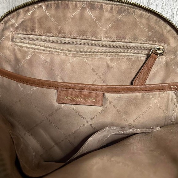 Micheal Kors monogram mini backpack - Picture 3 of 3